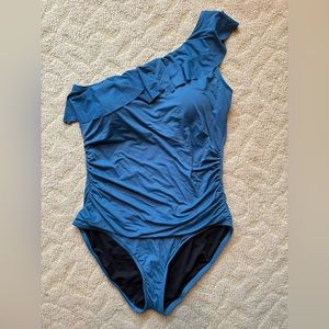 Hilor Size 14 Ruffle One Shoulder Swimsuit